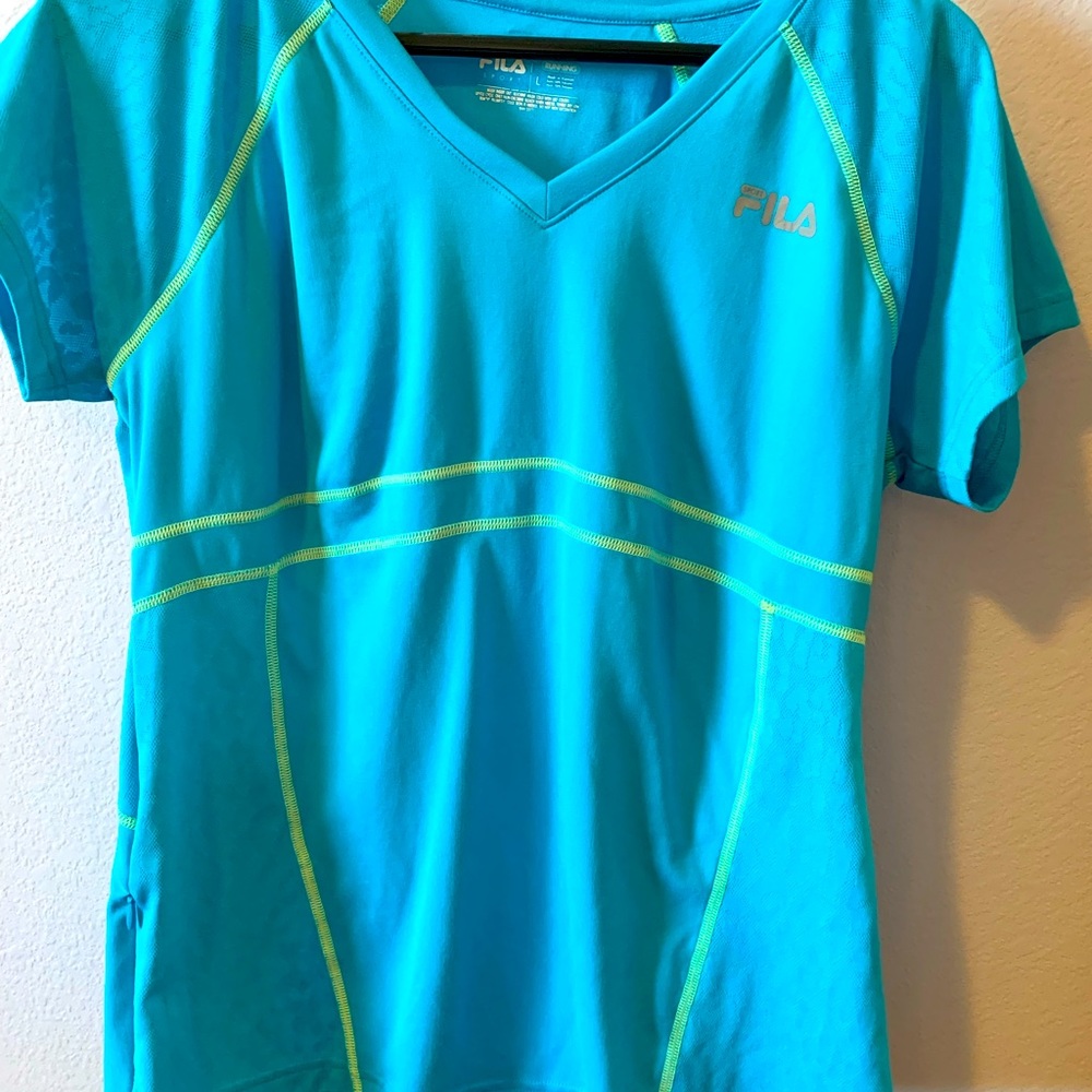 EUC size L Fila running tee